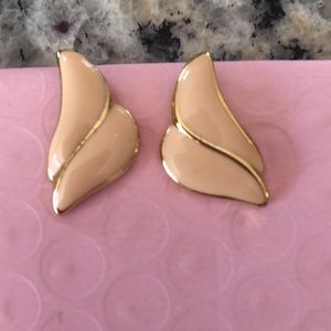 80s retro vintage pink enameled heart goldtone post earrings